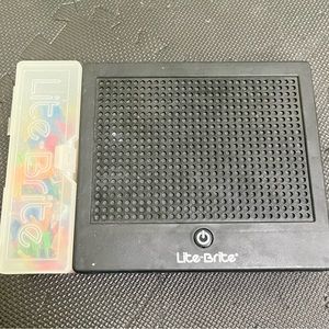 Working Litebrite with pegs and case